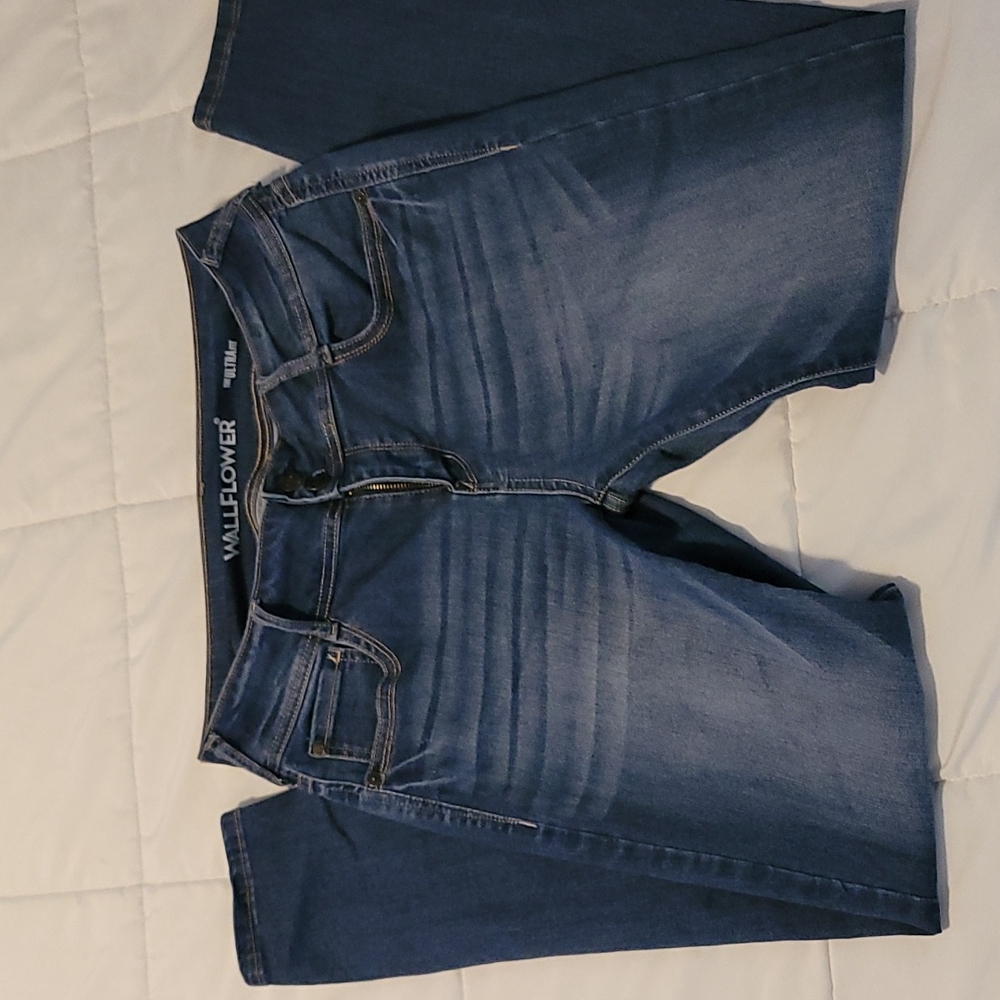 Wallflower jeans